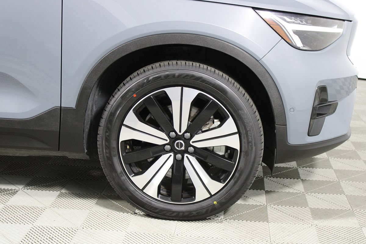 Used 2023 Volvo XC40 Recharge Plus AWD/4WD image 32