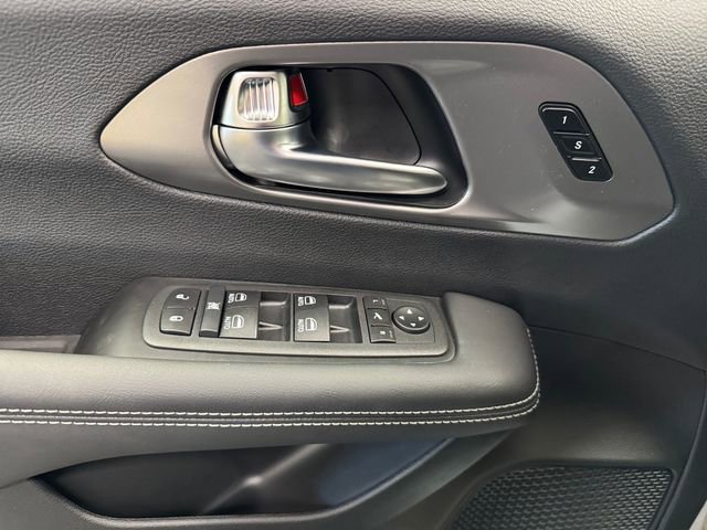 New 2026 Chrysler Pacifica Limited w/ S Appearance Package image 8