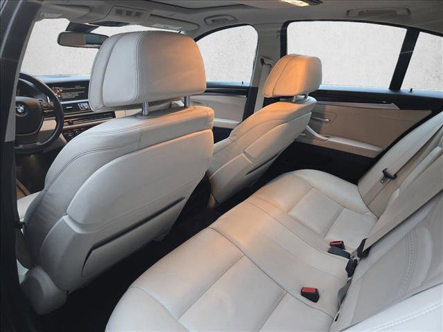 Used 2015 BMW 550i xDrive Sedan image 13