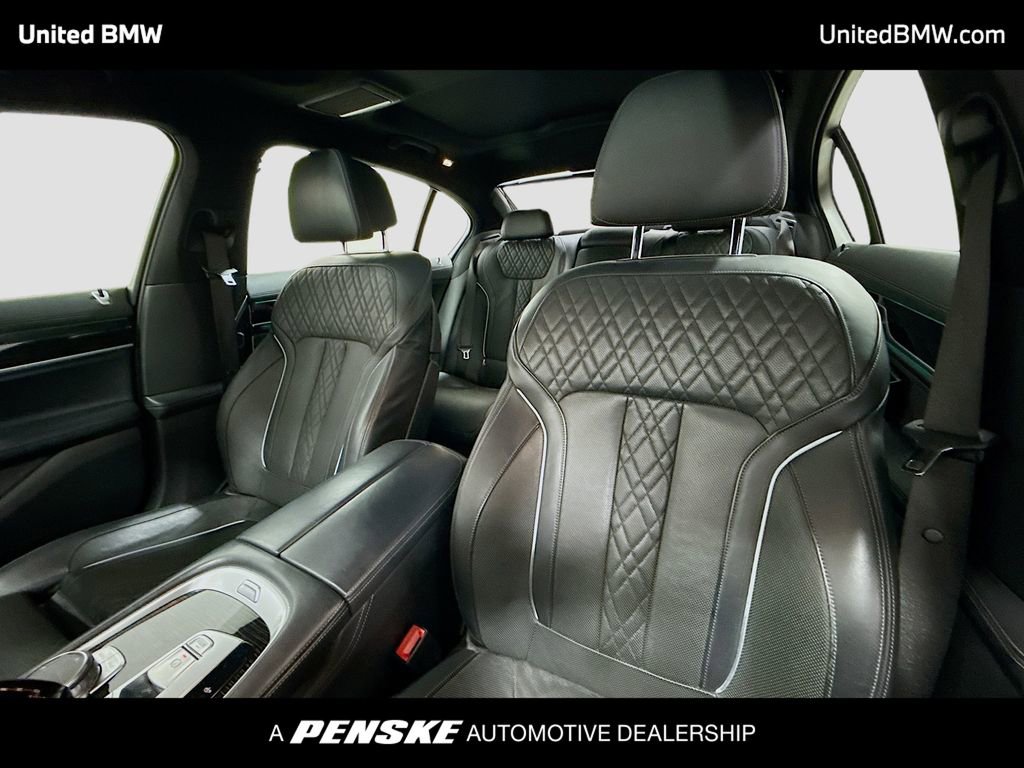 Used 2019 BMW 750i w/ M Sport Package image 5