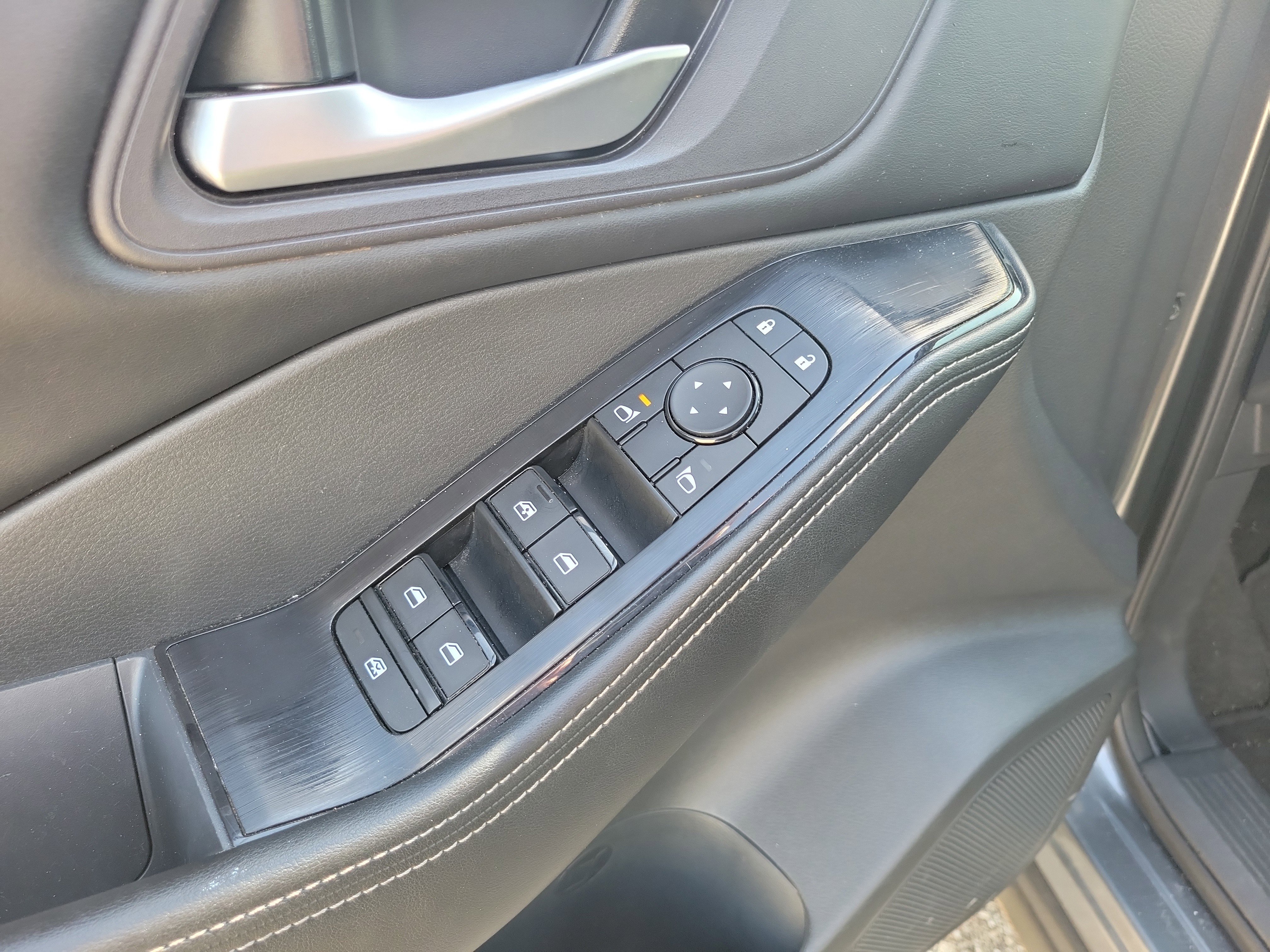 Used 2024 Nissan Rogue SV image 21