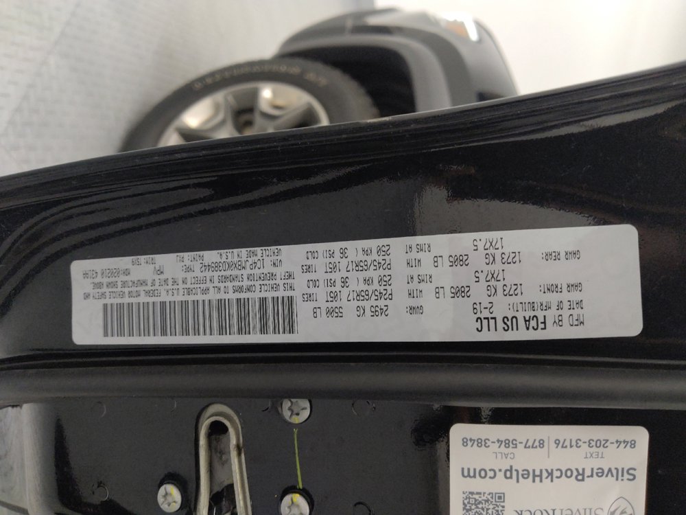 Used 2019 Jeep Cherokee Trailhawk w/ Cold Weather Group image 33