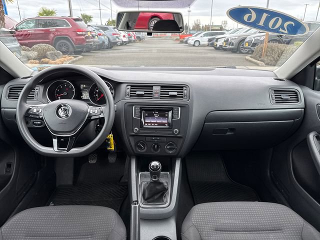 Used 2016 Volkswagen Jetta S image 51