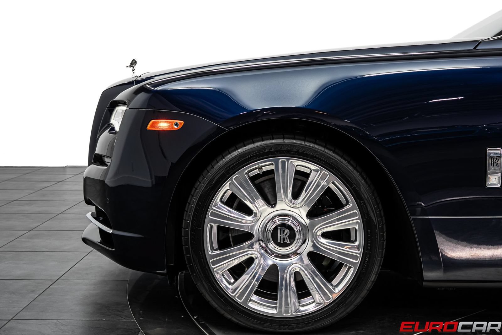 Used 2017 Rolls-Royce Dawn RWD image 16