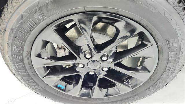 Used 2023 Jeep Wrangler Unlimited Sahara w/ Cold Weather Group image 31