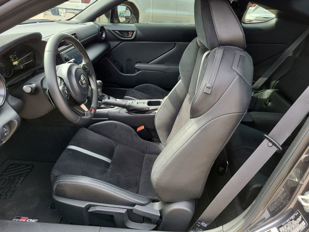 Used 2025 Toyota GR86 Premium image 18