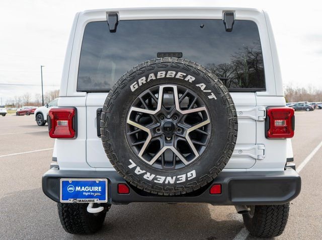 Used 2024 Jeep Wrangler Sahara AWD/4WD image 7
