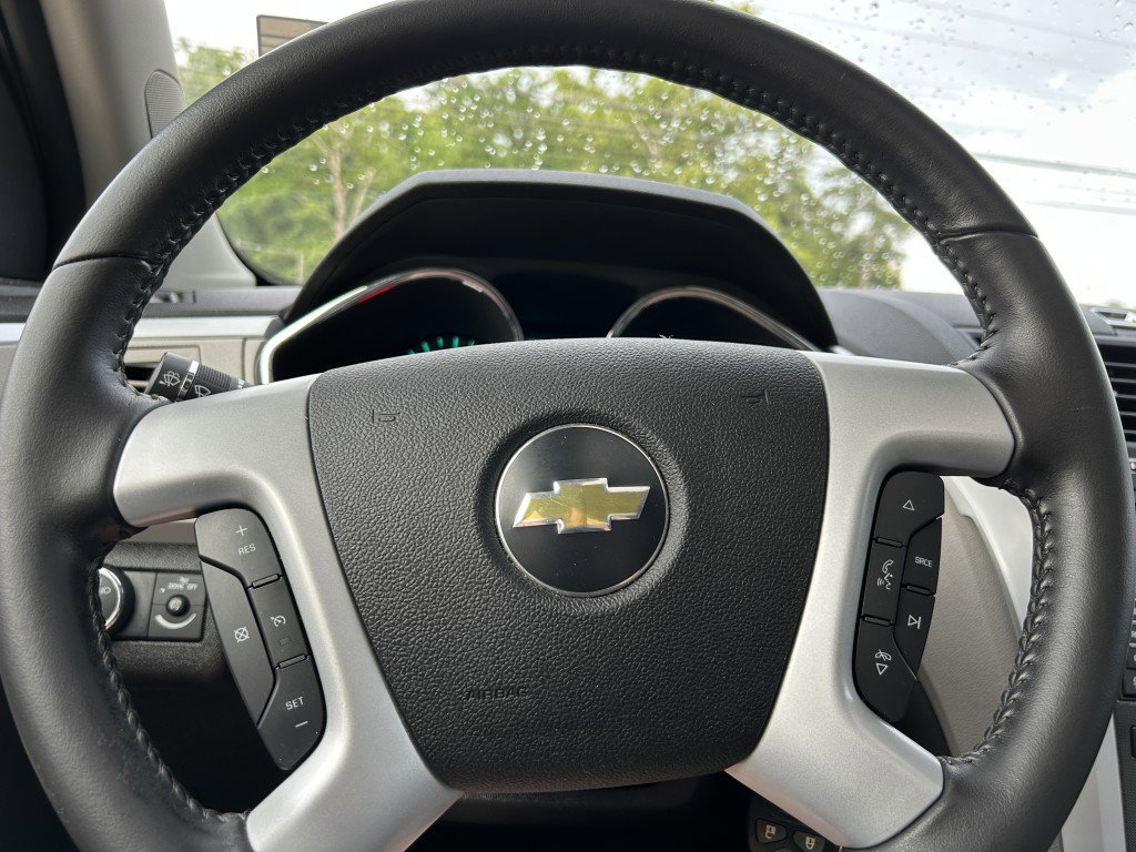 Used 2011 Chevrolet Traverse LTZ AWD/4WD image 22