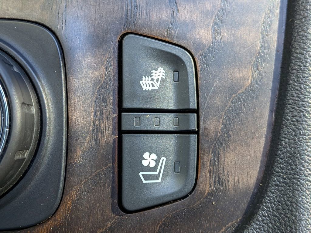 Used 2021 GMC Acadia Denali w/ Denali Ultimate Package AWD/4WD image 26