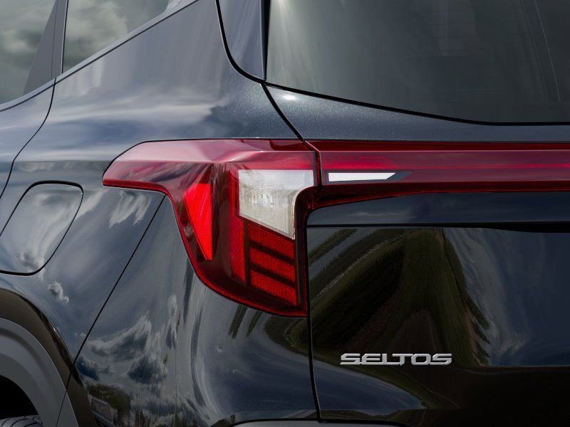 New 2026 Kia Seltos S FWD image 11