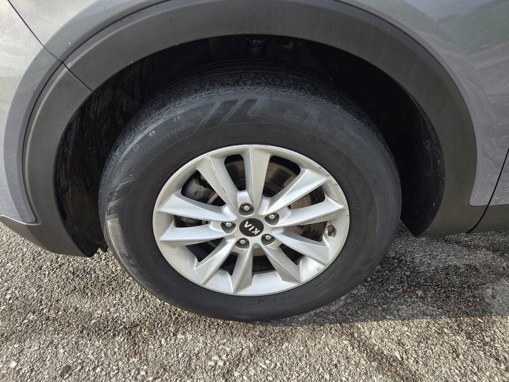 Used 2020 Kia Sorento LX w/ LX I4 Convenience Package image 11