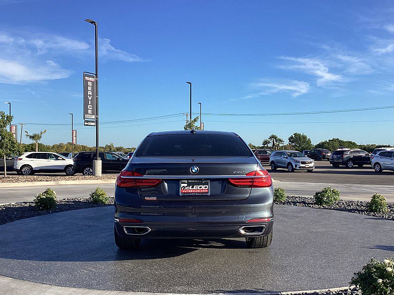 Used 2018 BMW 740i image 6