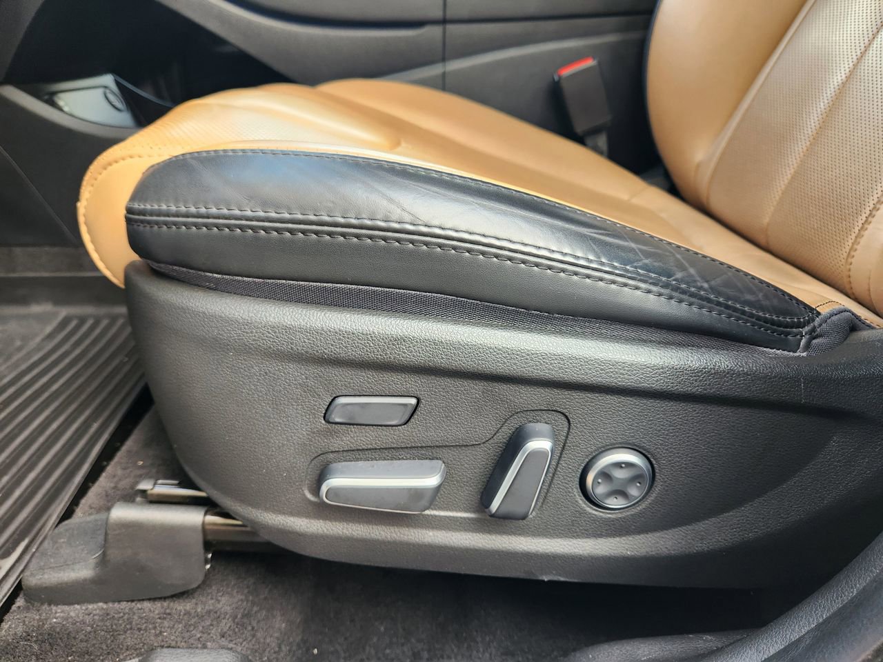 Used 2023 Hyundai Santa Fe Calligraphy AWD/4WD image 23