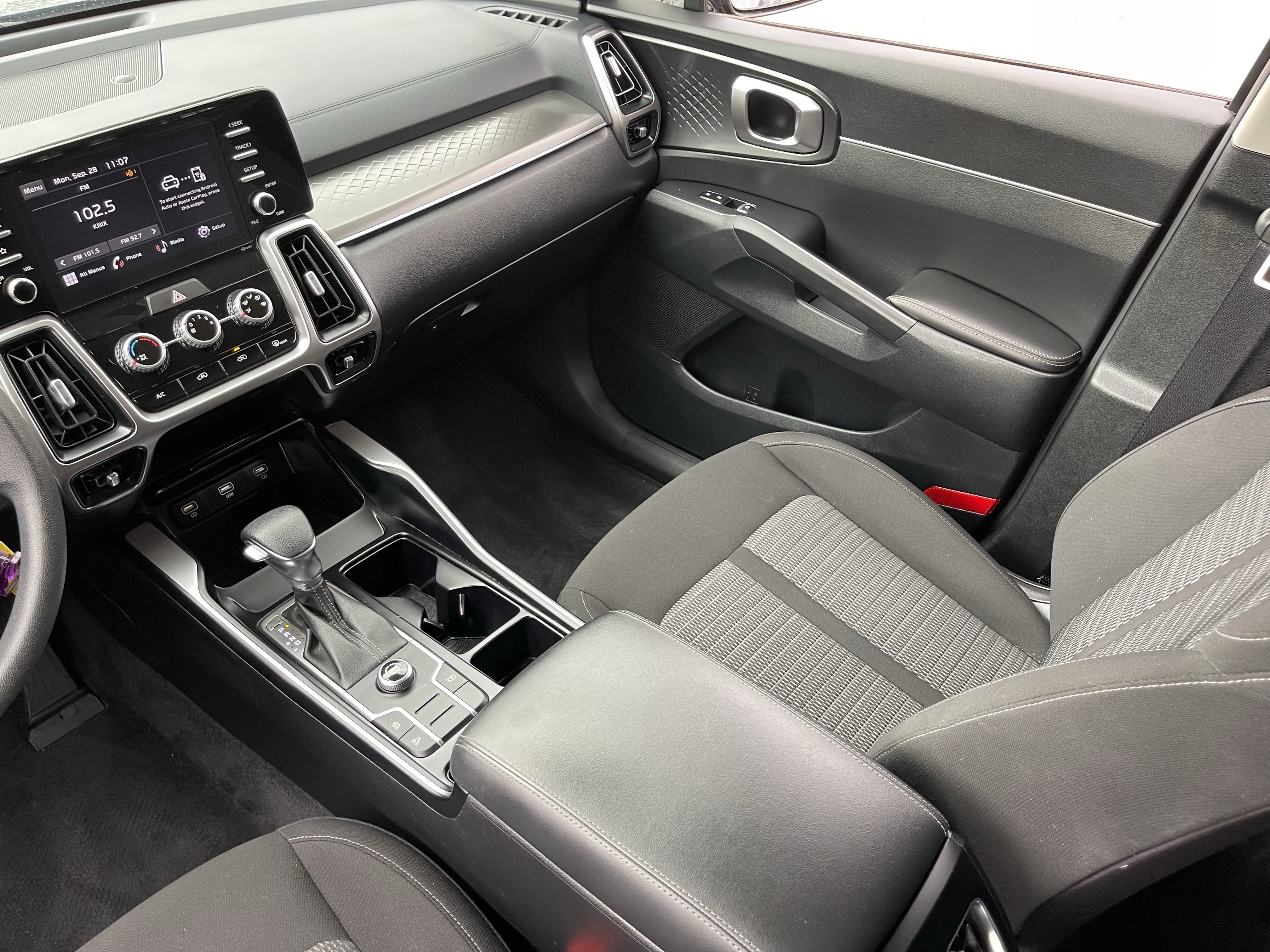 Certified 2022 Kia Sorento LX FWD image 15