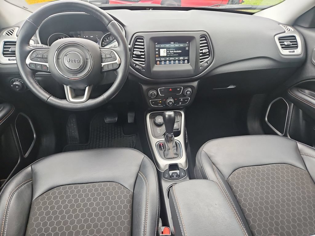 Used 2020 Jeep Compass Latitude w/ Cold Weather Group AWD/4WD image 12