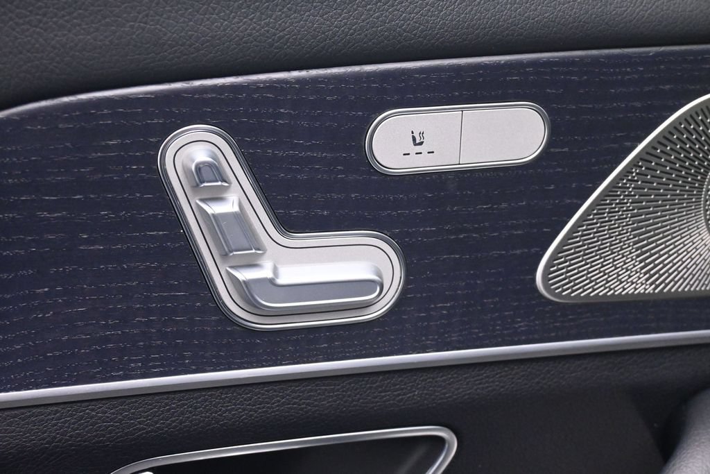Used 2023 Mercedes-Benz GLS 580 4MATIC image 14