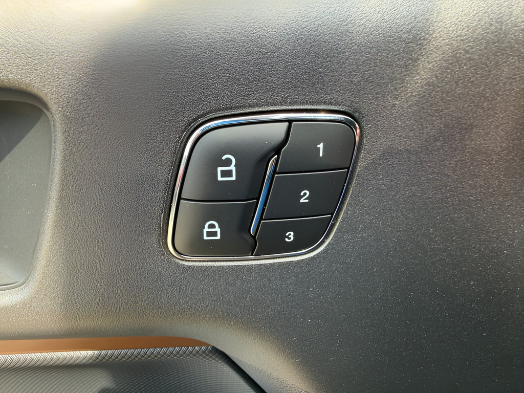 Used 2025 Ford Bronco Sport Outer Banks w/ Outer Banks Tech Package+ AWD/4WD image 21