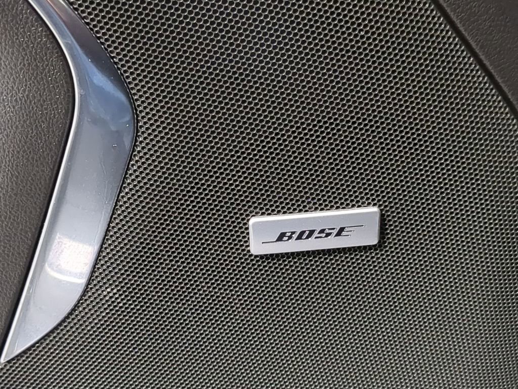 Used 2023 GMC Yukon XL SLT w/ SLT Premium Package image 30