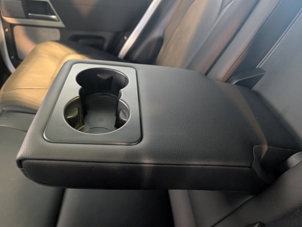 Used 2023 Land Rover Defender 130 X-Dynamic SE image 25