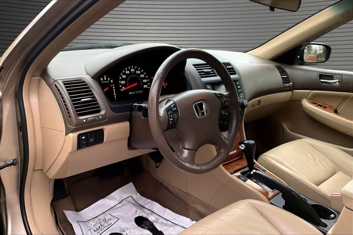 Used 2004 Honda Accord EX image 16