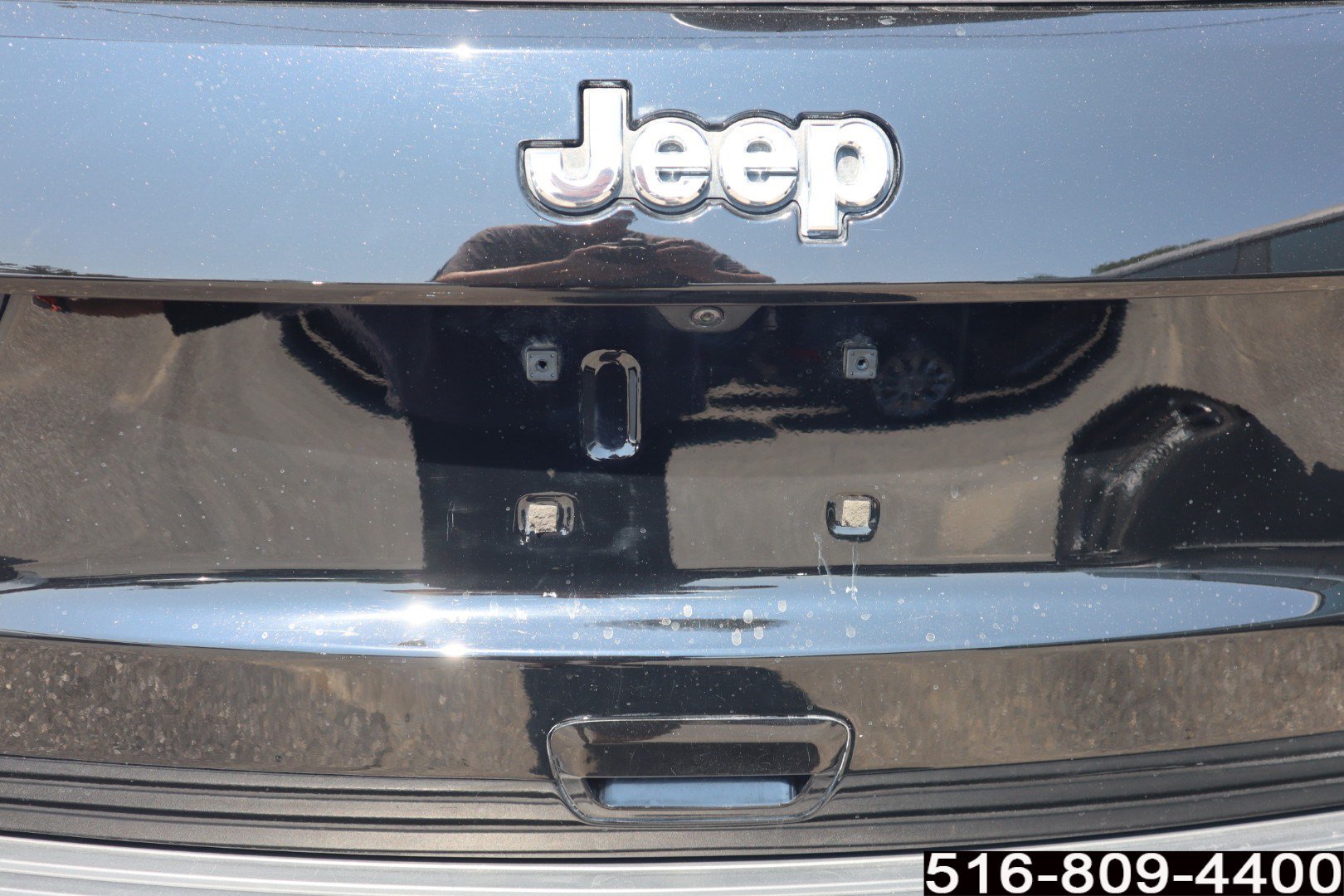 Used 2021 Jeep Grand Cherokee Laredo AWD/4WD image 28