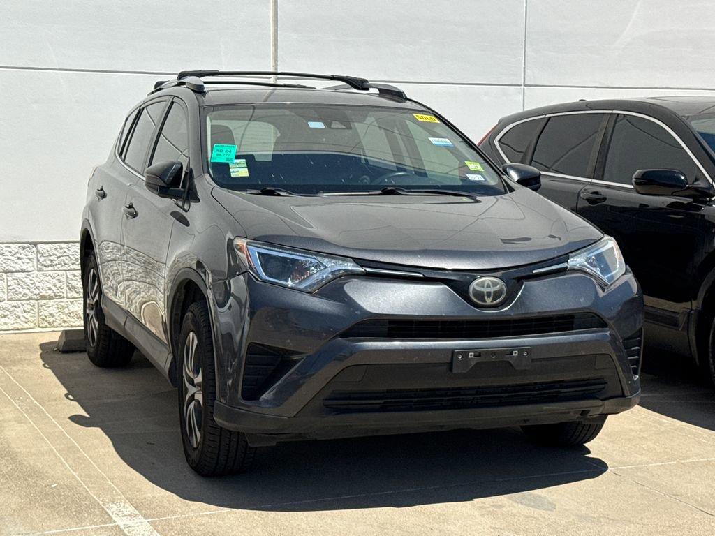 Used 2017 Toyota RAV4 LE FWD image 3