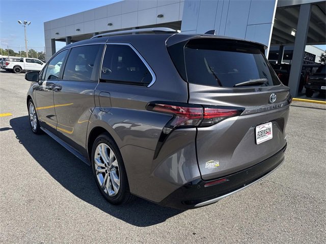 Used 2021 Toyota Sienna Platinum image 7