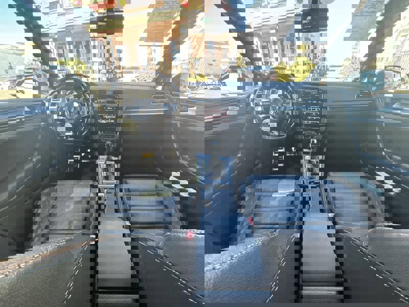 Used 2016 Volkswagen Golf 4-Door image 25