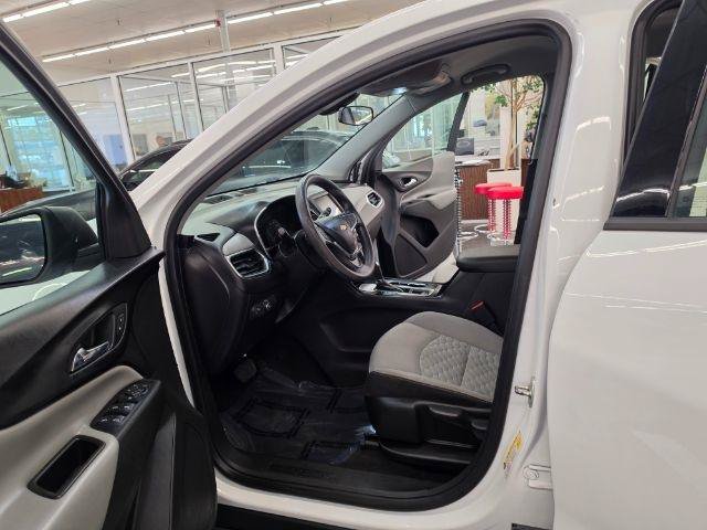 Used 2018 Chevrolet Equinox LS FWD image 31