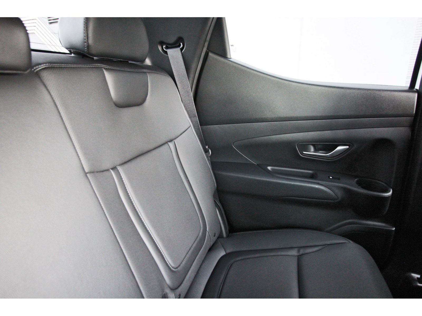 Certified 2026 Hyundai Santa Cruz SEL FWD image 14