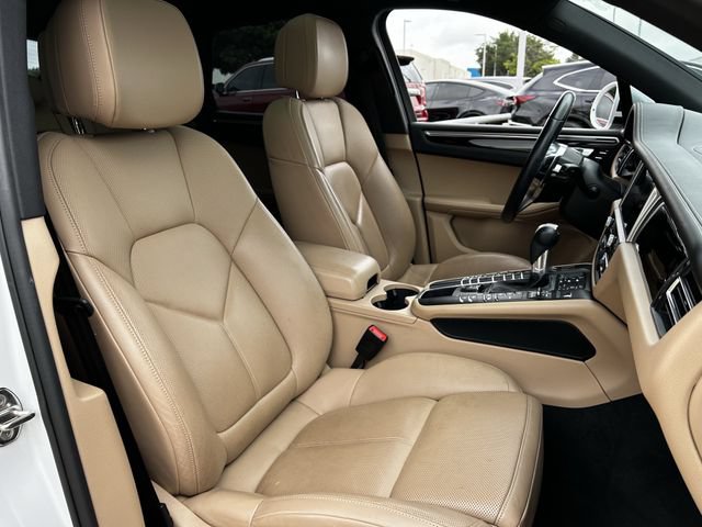 Used 2019 Porsche Macan AWD/4WD image 28