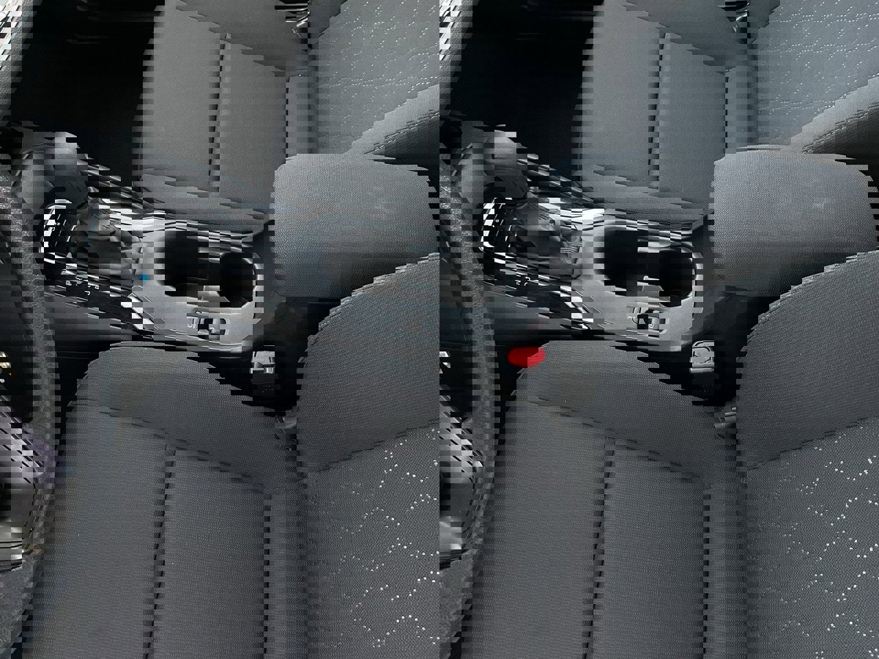 Used 2025 Toyota Corolla LE image 32