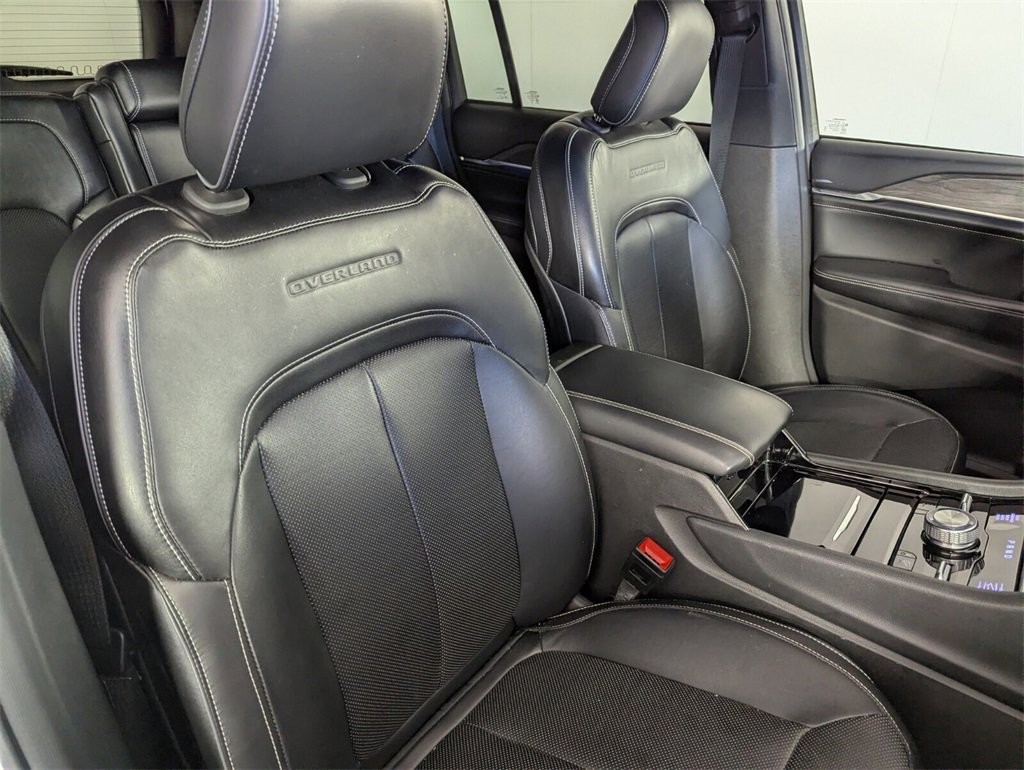 Used 2023 Jeep Grand Cherokee Overland image 33