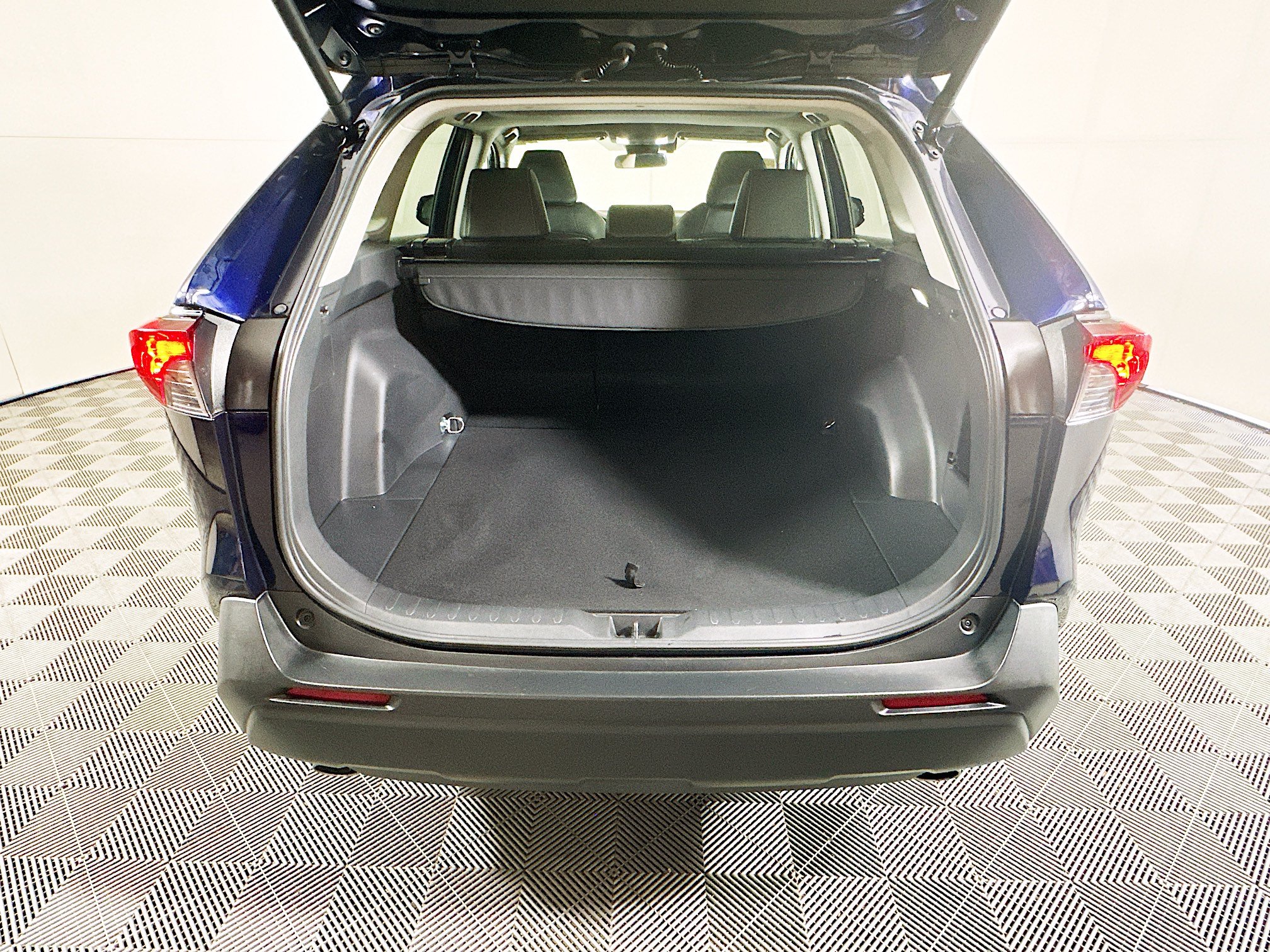 Used 2024 Toyota RAV4 XLE Premium w/ Weather Package FWD image 31