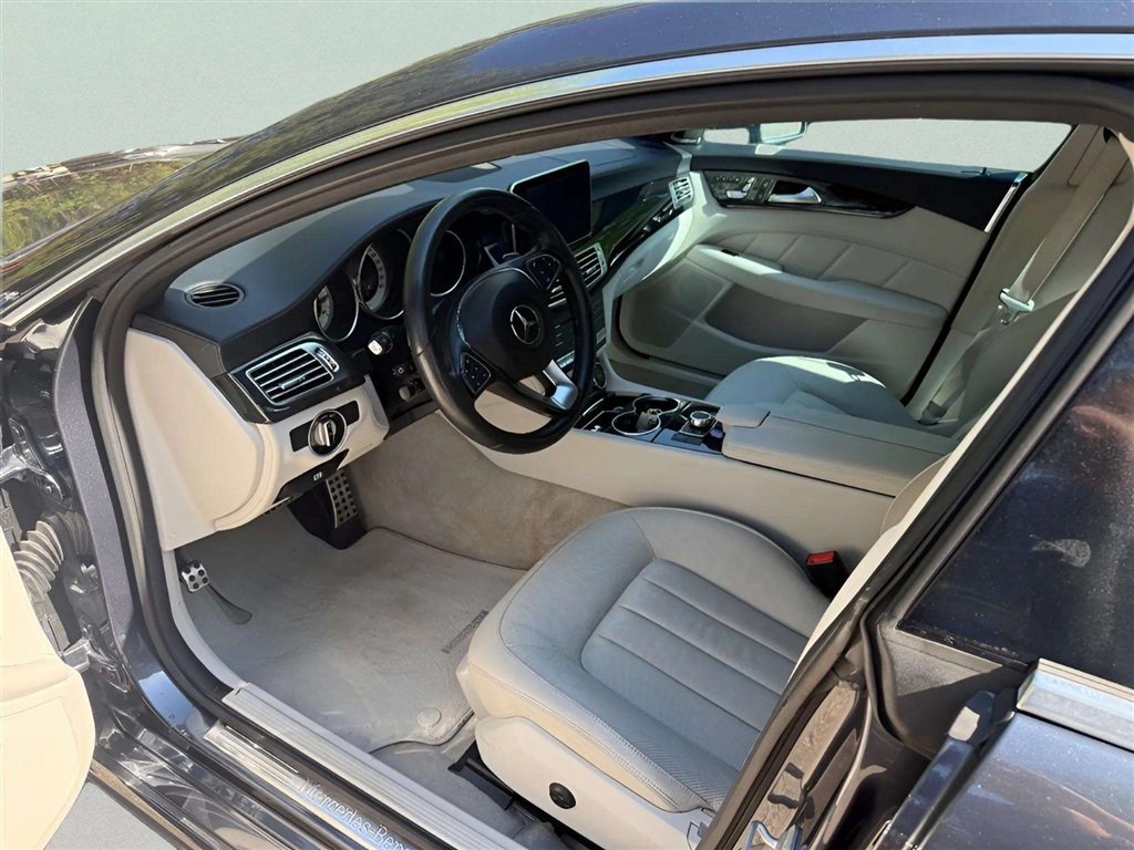 Used 2016 Mercedes-Benz CLS 400 4MATIC image 9