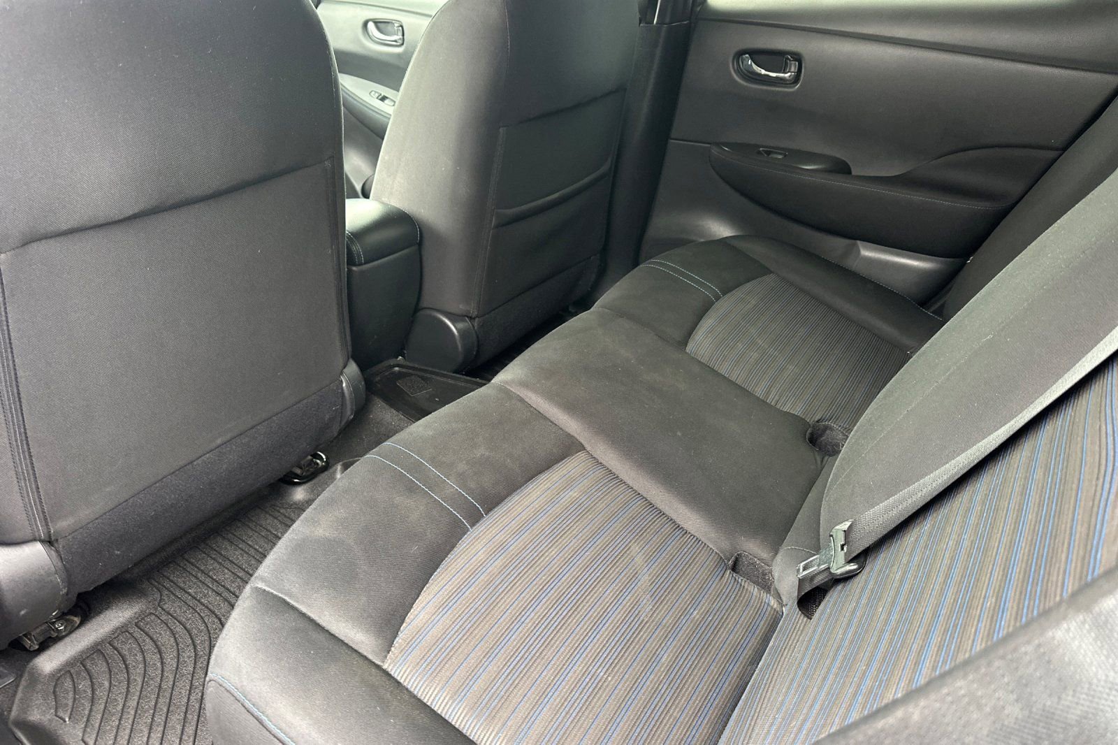 Used 2018 Nissan Leaf S w/ S Charge Package image 9