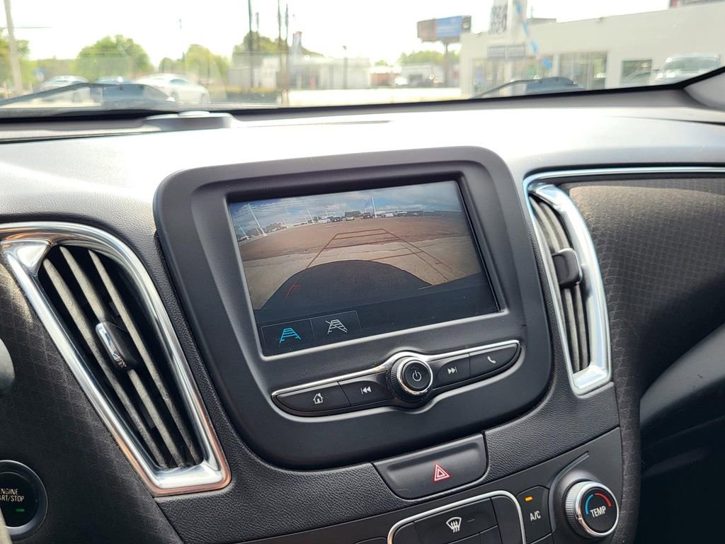 Used 2018 Chevrolet Malibu LT image 26