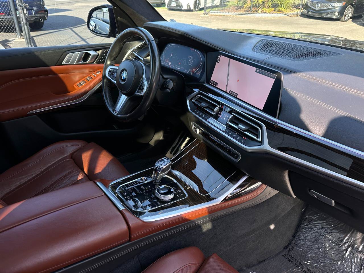 Used 2020 BMW X7 xDrive40i w/ M Sport Package AWD/4WD image 16