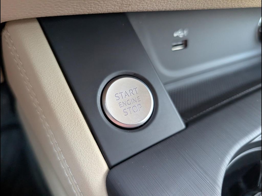 Used 2019 Audi A4 2.0T Premium Plus AWD/4WD image 18