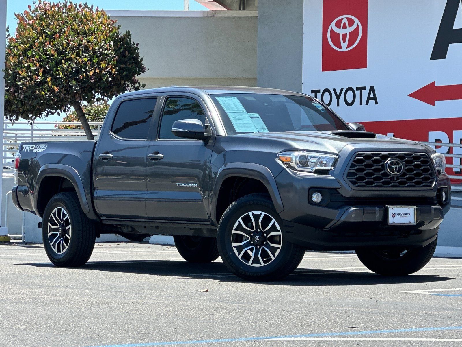 Used 2021 Toyota Tacoma TRD Sport AWD/4WD image 8