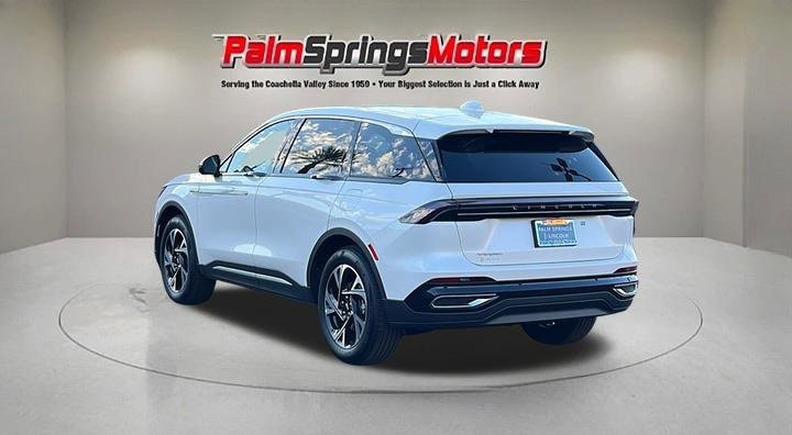 New 2026 Lincoln Nautilus Premier image 3