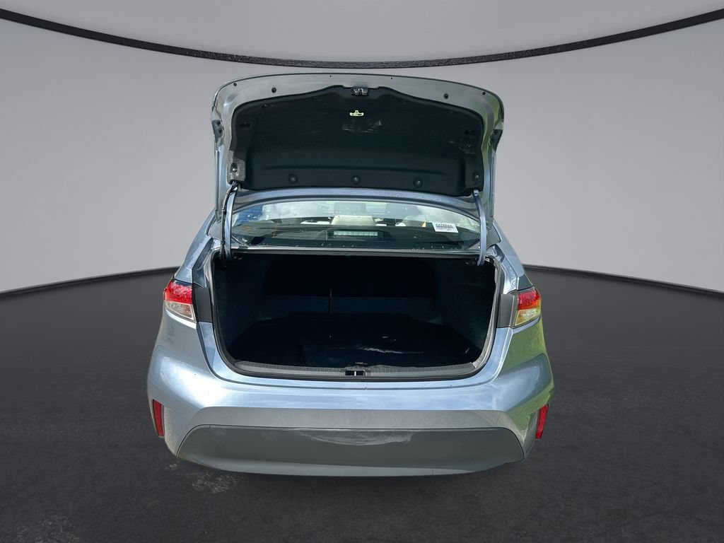 Used 2025 Toyota Corolla LE FWD image 29