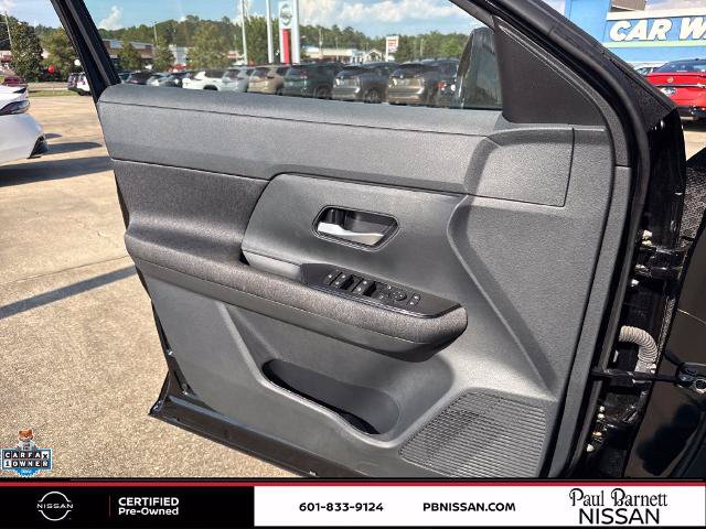 Certified 2025 Nissan Kicks SV w/ Charging Package FWD image 23