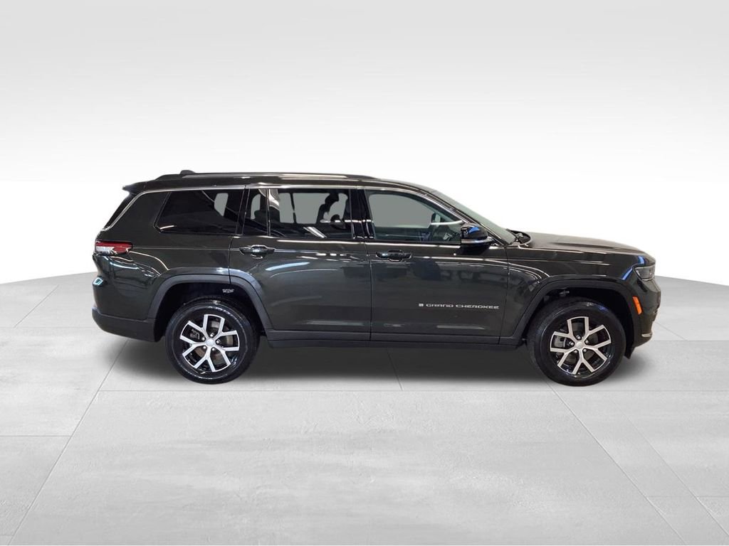 Used 2023 Jeep Grand Cherokee L Limited AWD/4WD image 5
