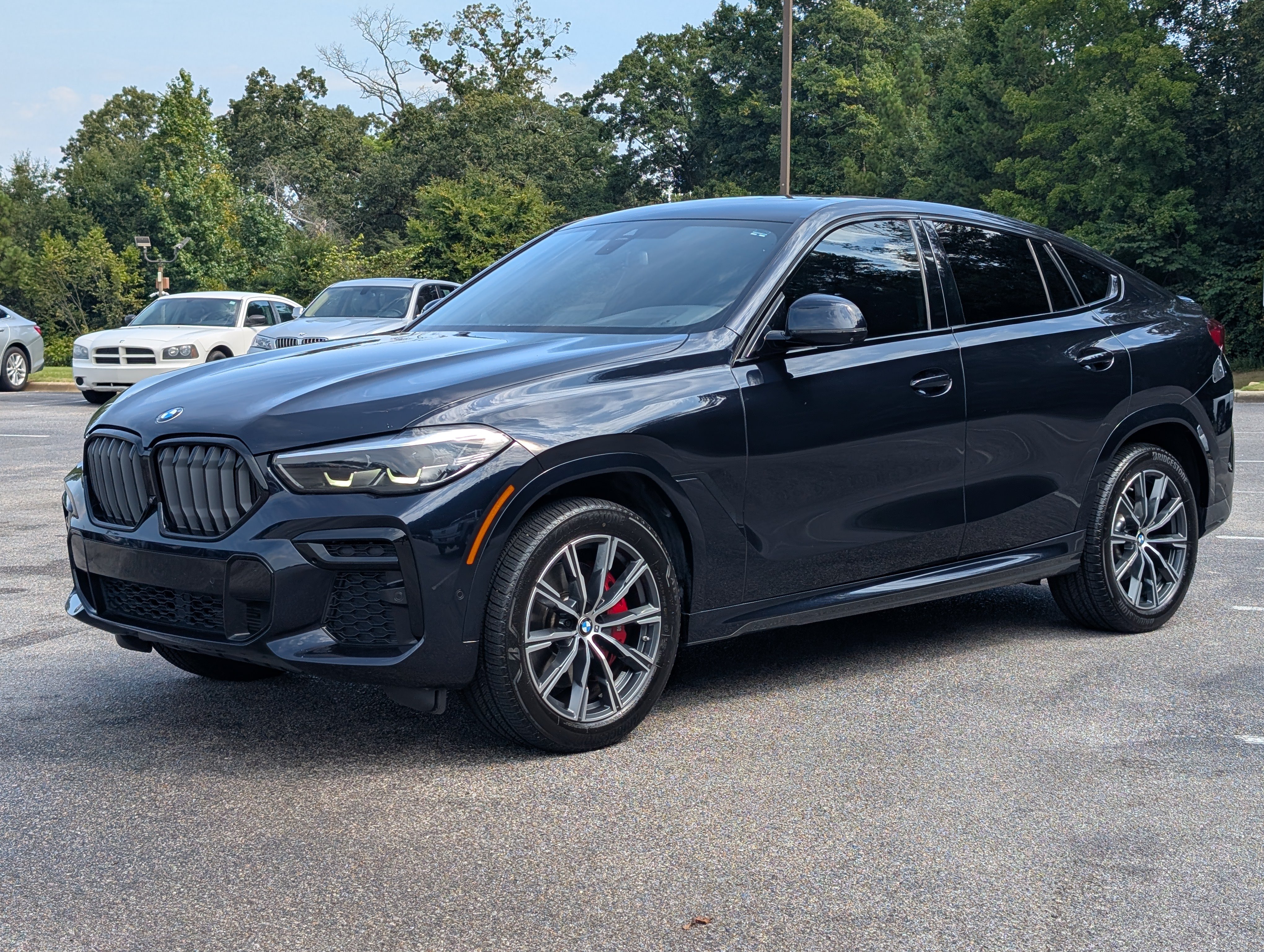 Used 2023 BMW X6 xDrive40i w/ M Sport Package AWD/4WD image 5