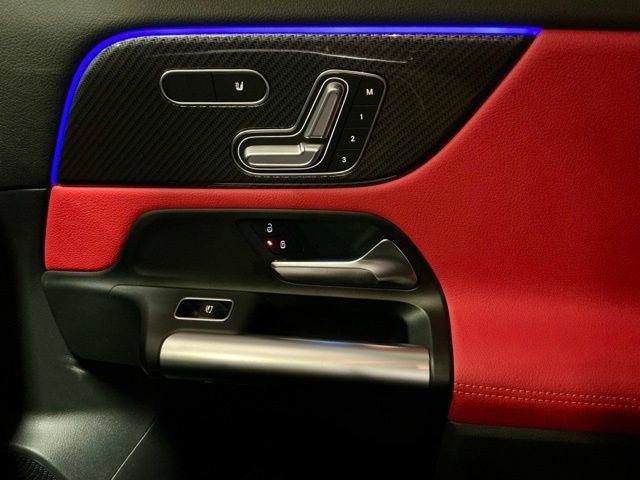 Used 2025 Mercedes-Benz GLA 35 AMG 4MATIC image 26