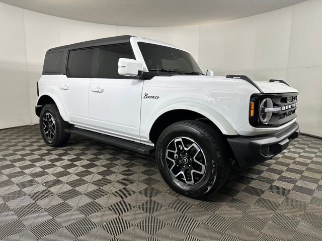Used 2023 Ford Bronco Outer Banks image 2