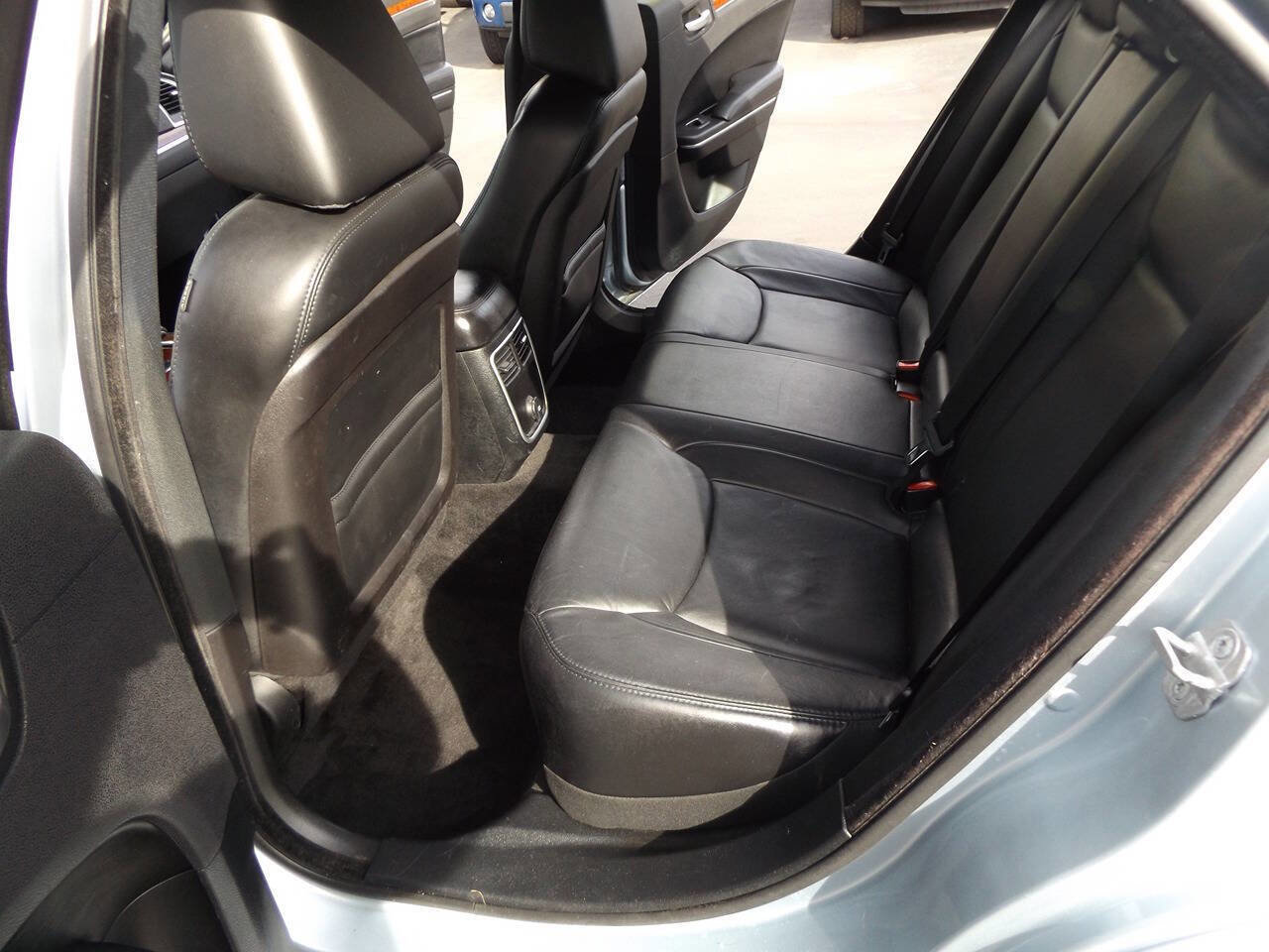 Used 2013 Chrysler 300 w/ Driver Convenience Group image 16