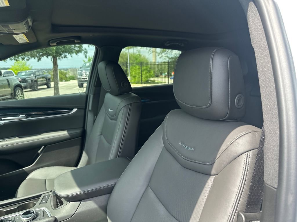 New 2026 Cadillac XT5 Premium Luxury w/ LPO, ONYX Package FWD image 27