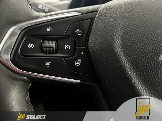 Used 2024 Chevrolet Trax LT w/ Sunroof Package FWD image 9